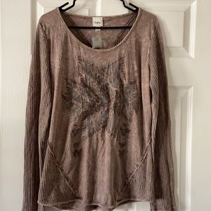 Women’s long sleeve Daytrip brand shirt